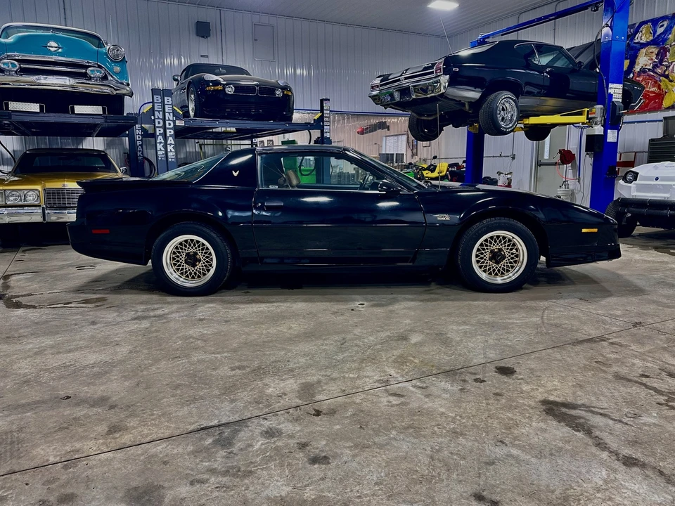 1989 Pontiac Firebird Trans Am 3rd Gen - Image 16 of 21