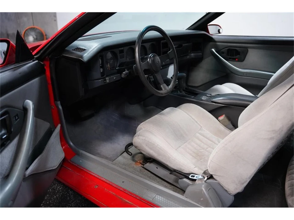 1989 Pontiac Firebird 3rd Gen - Image 4 of 31