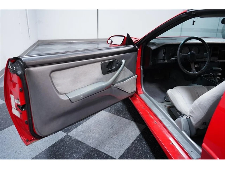 1989 Pontiac Firebird 3rd Gen - Image 28 of 31