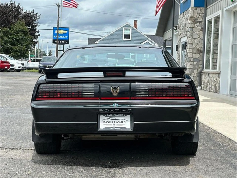 1989 Pontiac Firebird 3rd Gen - Image 7 of 31