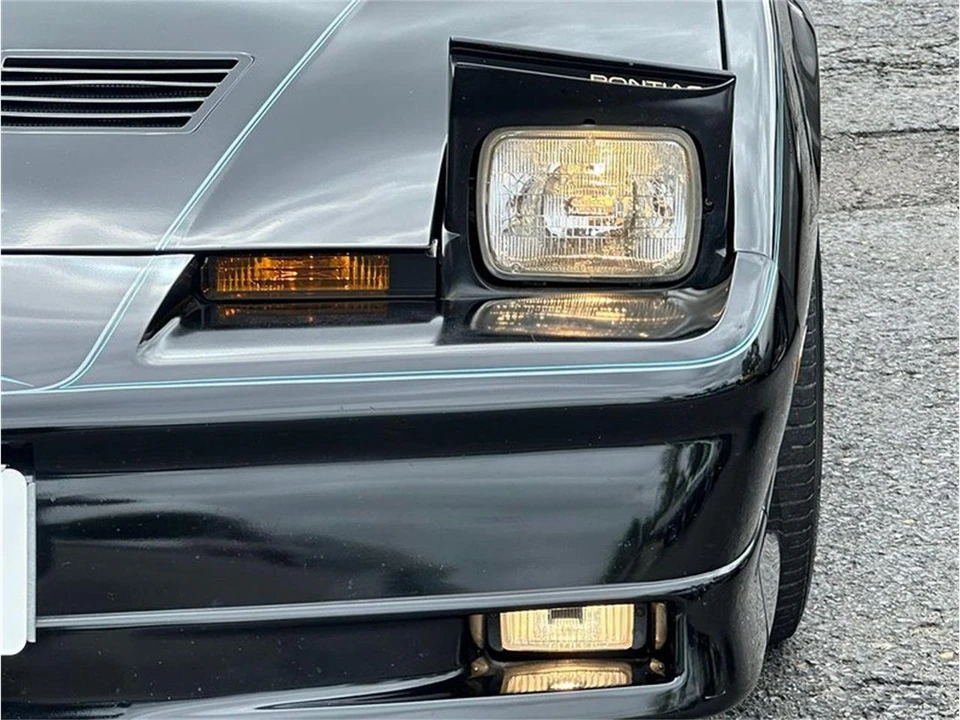 1989 Pontiac Firebird 3rd Gen - Image 22 of 31