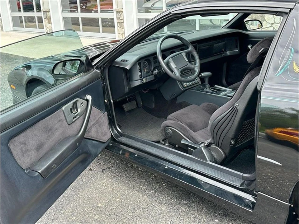 1989 Pontiac Firebird 3rd Gen - Image 14 of 31