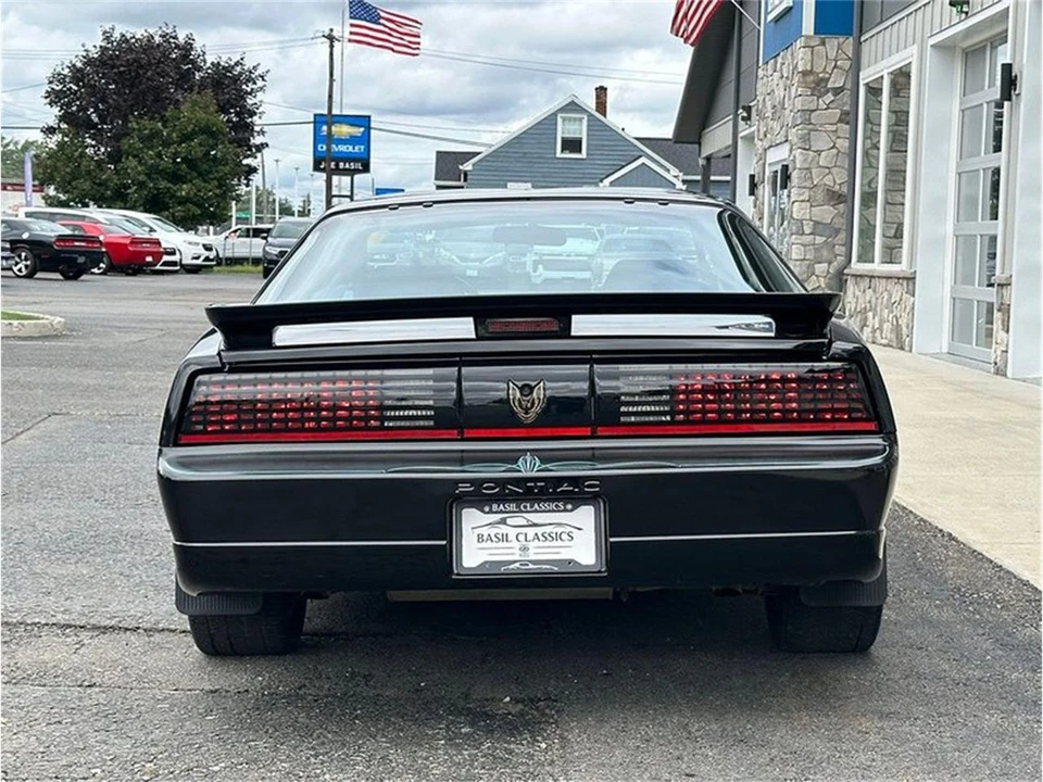 1989 Pontiac Firebird 3rd Gen - Image 23 of 31