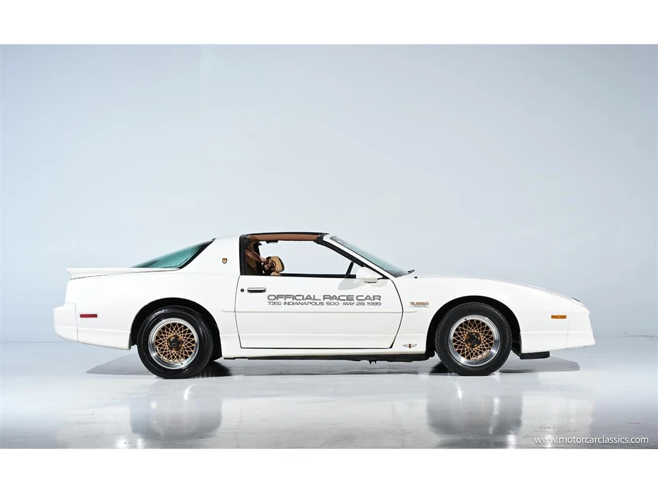 1989 Pontiac Firebird 3rd Gen - Image 13 of 31