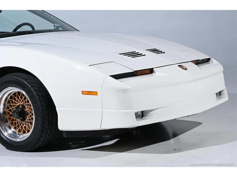 1989 Pontiac Firebird 3rd Gen - Image 18 of 31