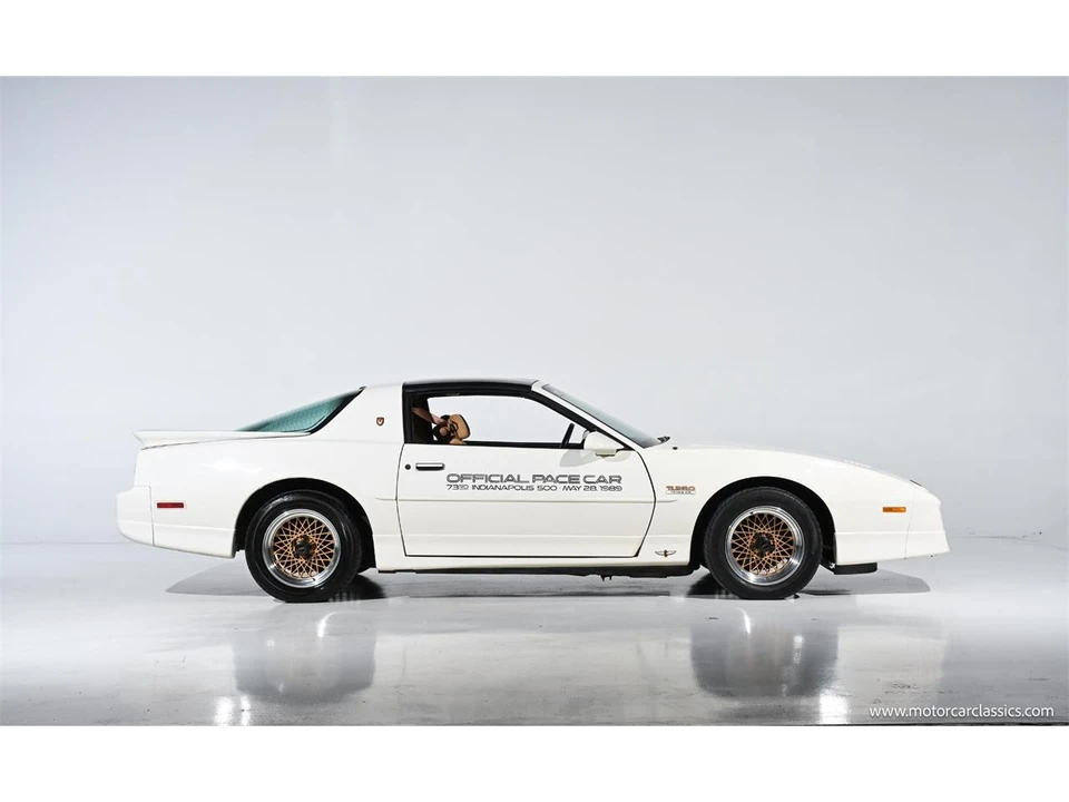 1989 Pontiac Firebird 3rd Gen - Image 10 of 31