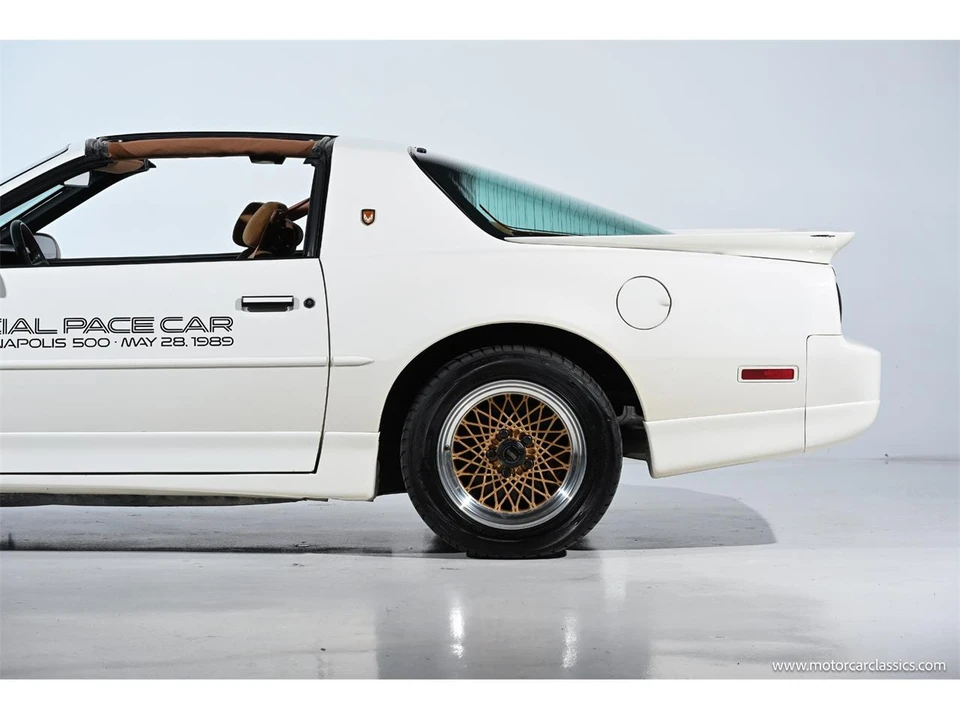 1989 Pontiac Firebird 3rd Gen - Image 24 of 31