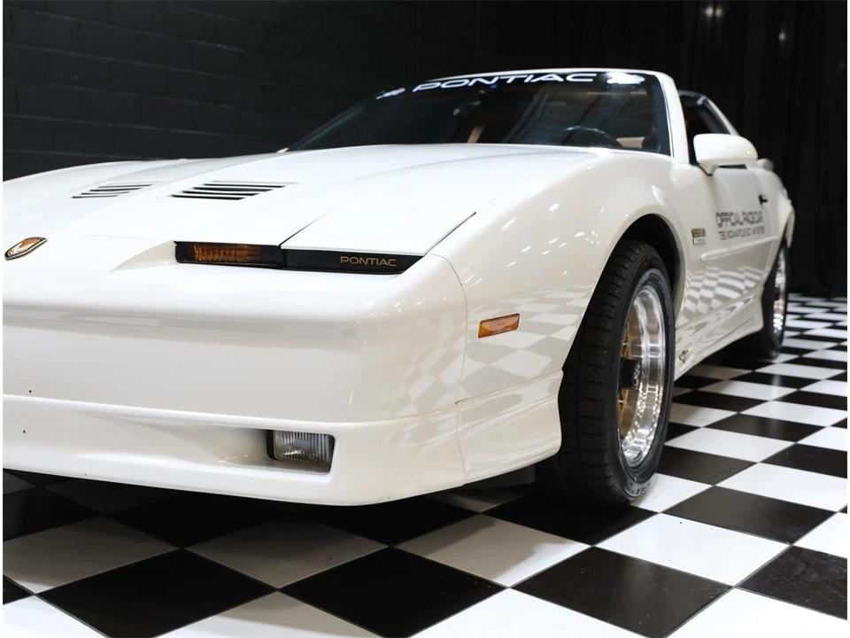 1989 Pontiac Firebird 3rd Gen - Image 13 of 31