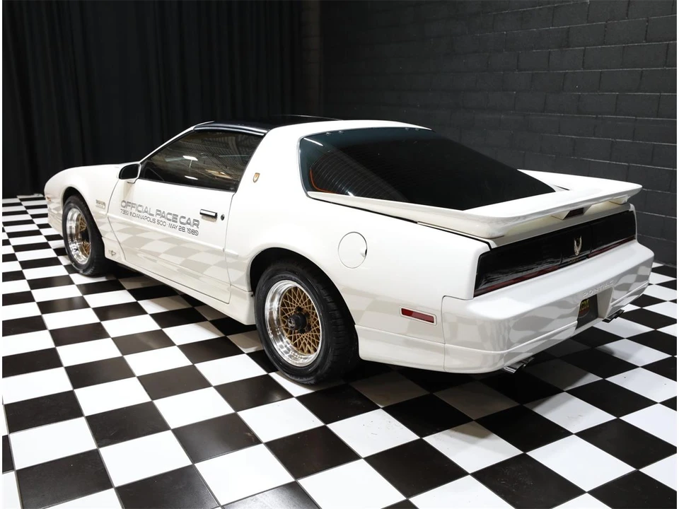 1989 Pontiac Firebird 3rd Gen - Image 9 of 31
