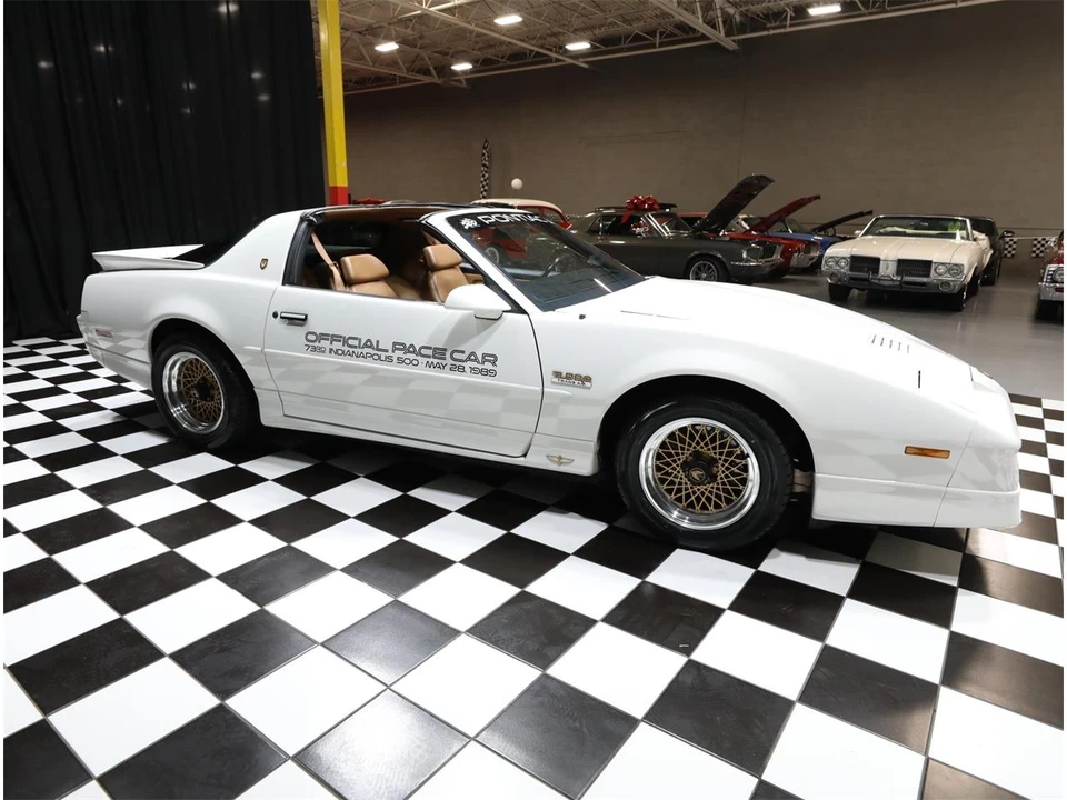 1989 Pontiac Firebird 3rd Gen - Image 25 of 31