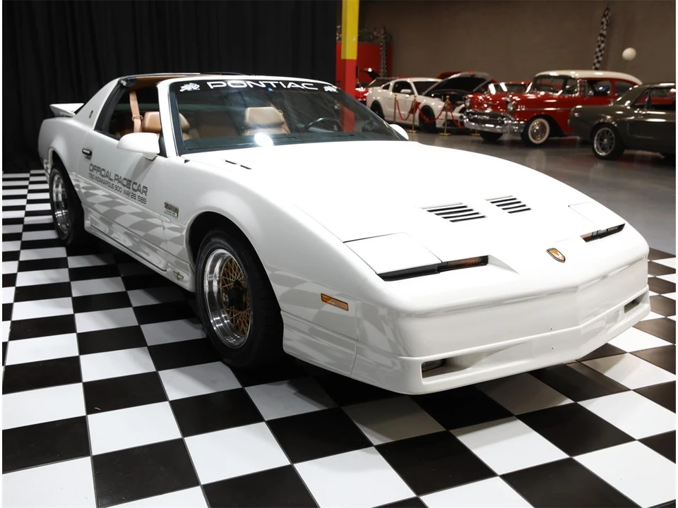 1989 Pontiac Firebird 3rd Gen - Image 19 of 31