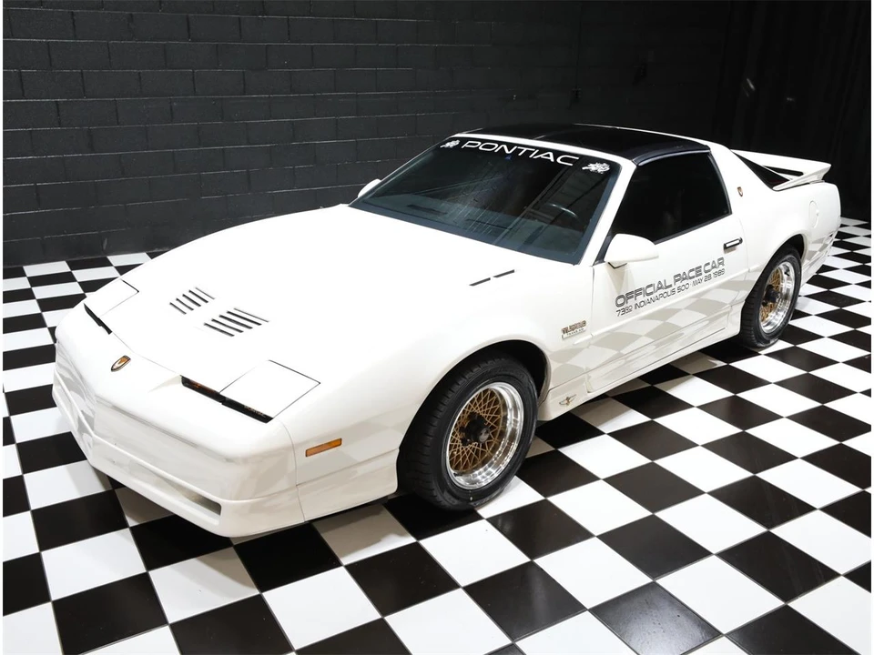 1989 Pontiac Firebird 3rd Gen - Image 7 of 31