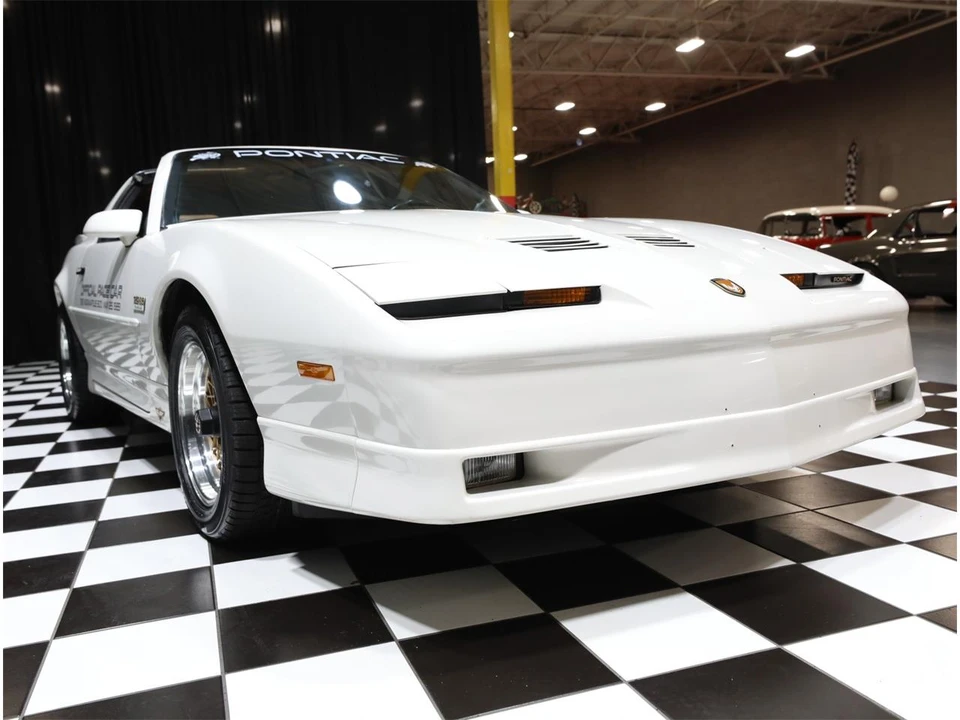 1989 Pontiac Firebird 3rd Gen - Image 20 of 31