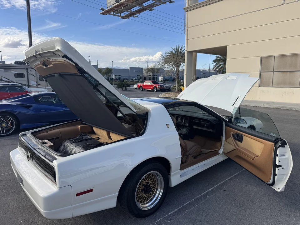 1989 Pontiac Firebird Trans Am 3rd Gen - Image 19 of 31