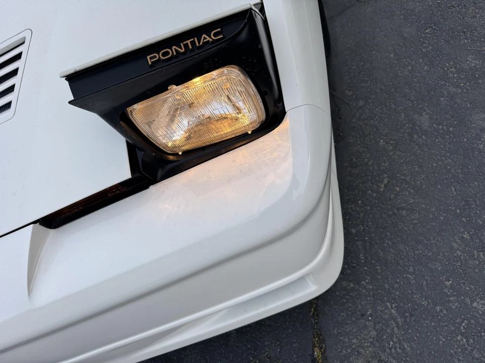 1989 Pontiac Firebird Trans Am 3rd Gen - Image 16 of 31