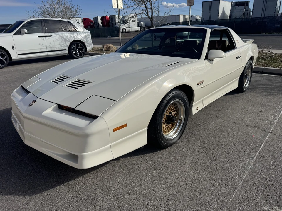 1989 Pontiac Firebird Trans Am 3rd Gen - Image 2 of 31