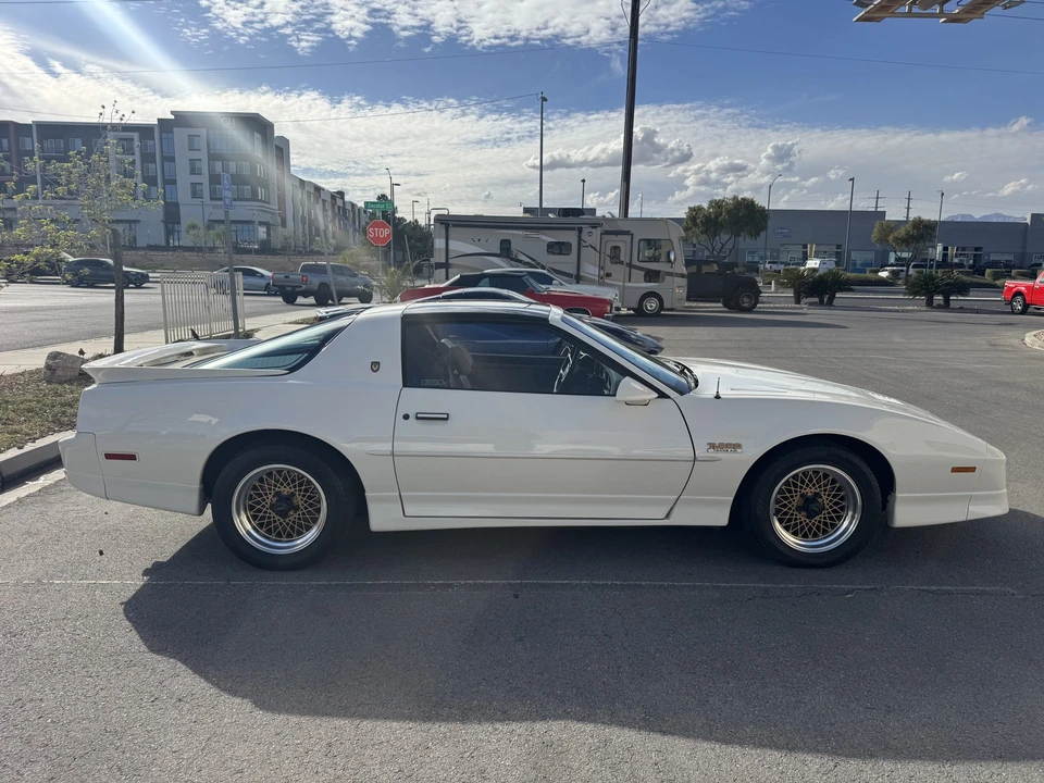 1989 Pontiac Firebird Trans Am 3rd Gen - Image 6 of 31