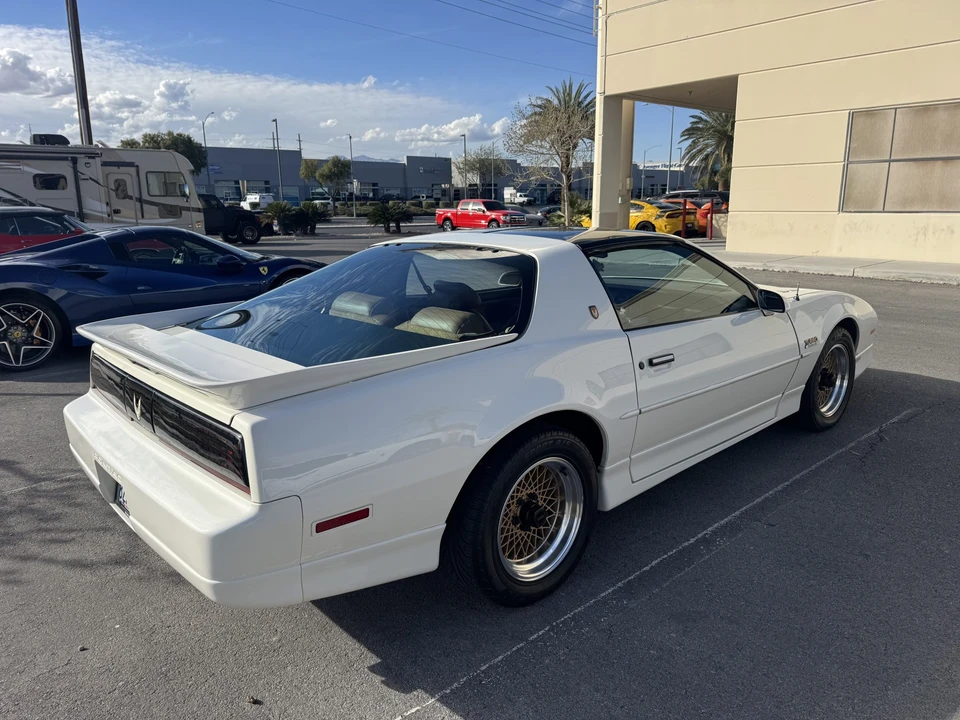 1989 Pontiac Firebird Trans Am 3rd Gen - Image 5 of 31