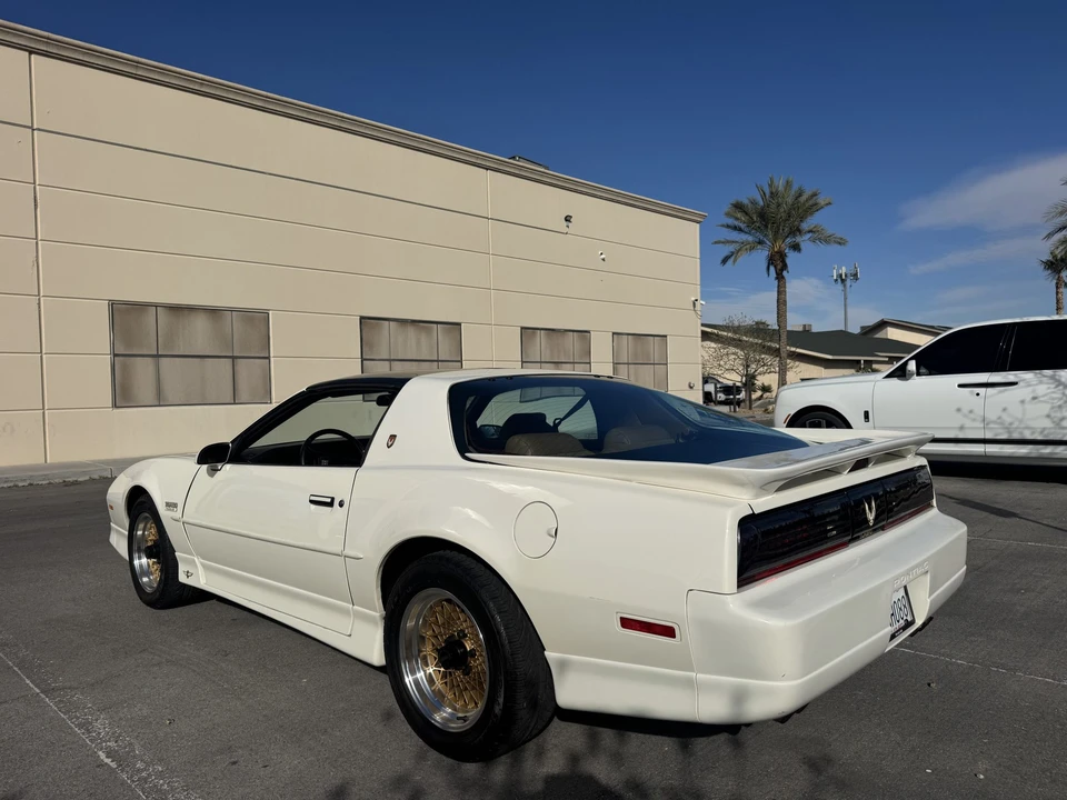 1989 Pontiac Firebird Trans Am 3rd Gen - Image 4 of 31