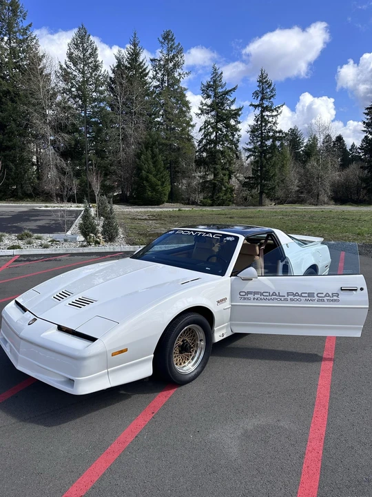 1989 Pontiac Firebird Trans Am 3rd Gen - Image 11 of 31