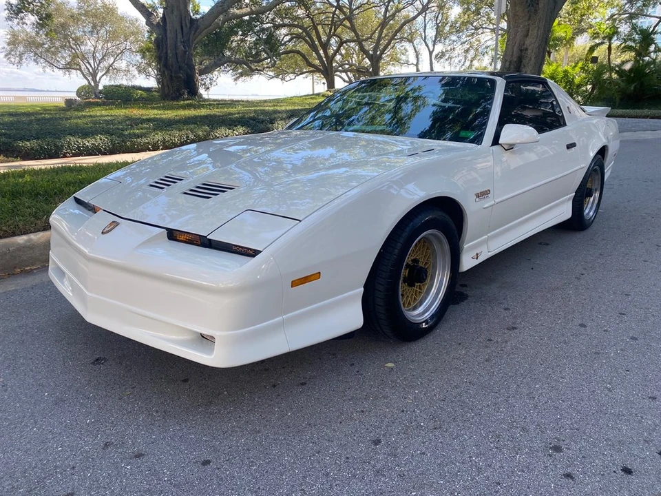 1989 Pontiac Firebird Trans Am 3rd Gen - Image 2 of 31