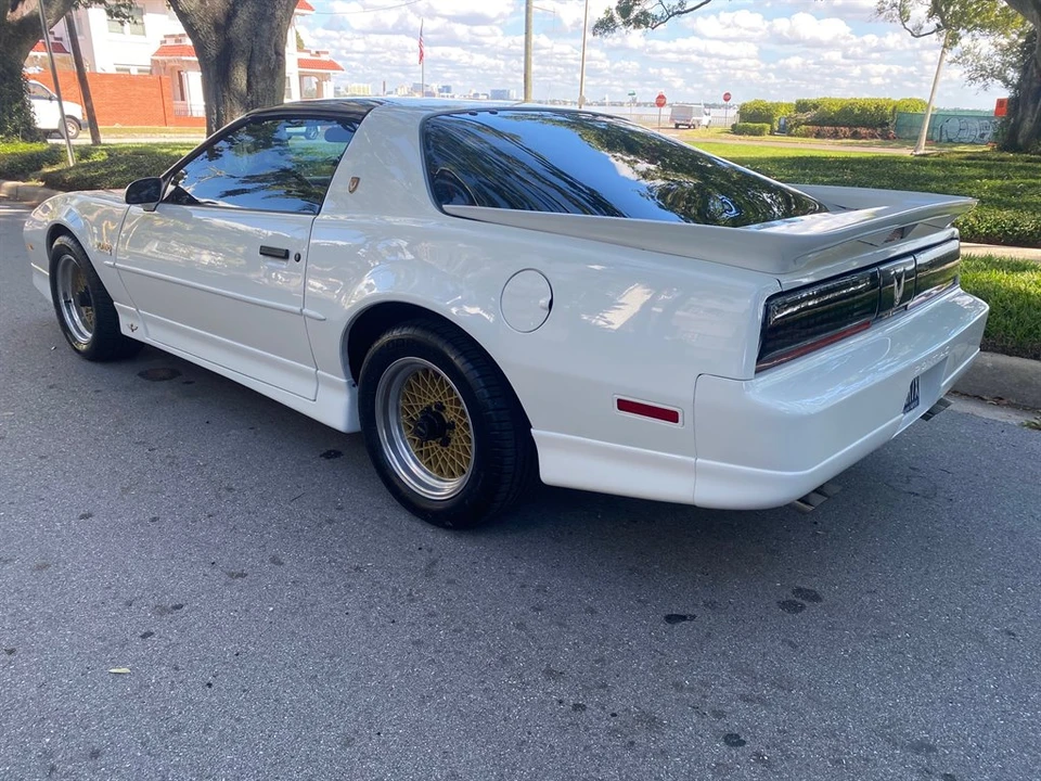 1989 Pontiac Firebird Trans Am 3rd Gen - Image 8 of 31