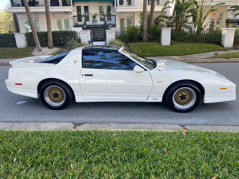 1989 Pontiac Firebird Trans Am 3rd Gen - Image 5 of 31