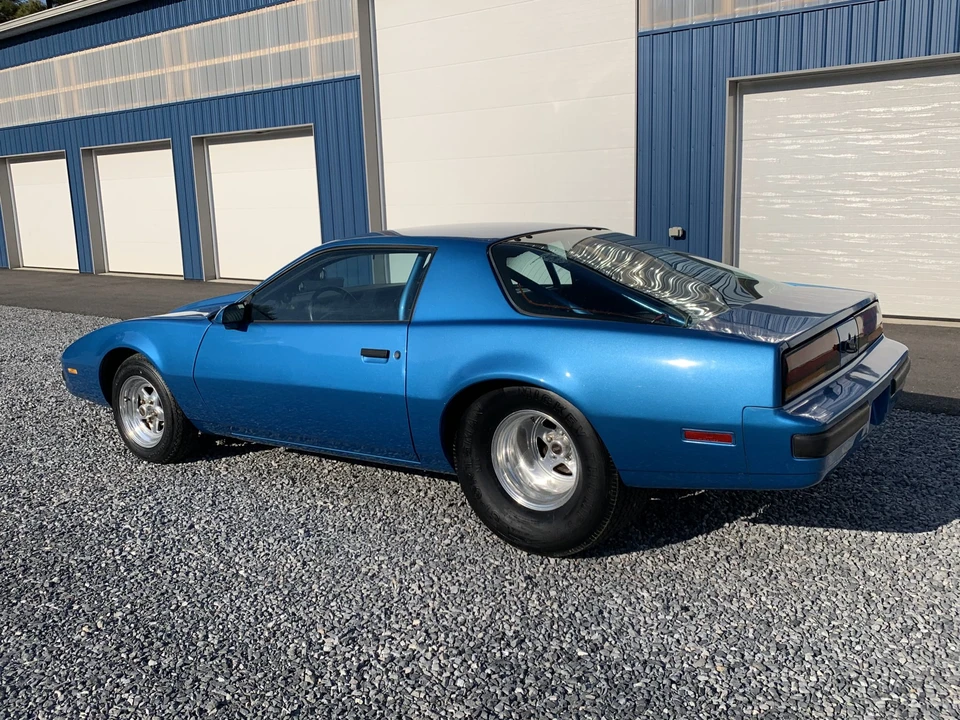 1989 Pontiac Firebird 3rd Gen - Image 10 of 31