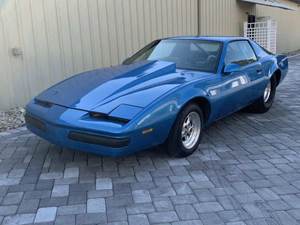 1989 Pontiac Firebird 3rd Gen - Image 4 of 31