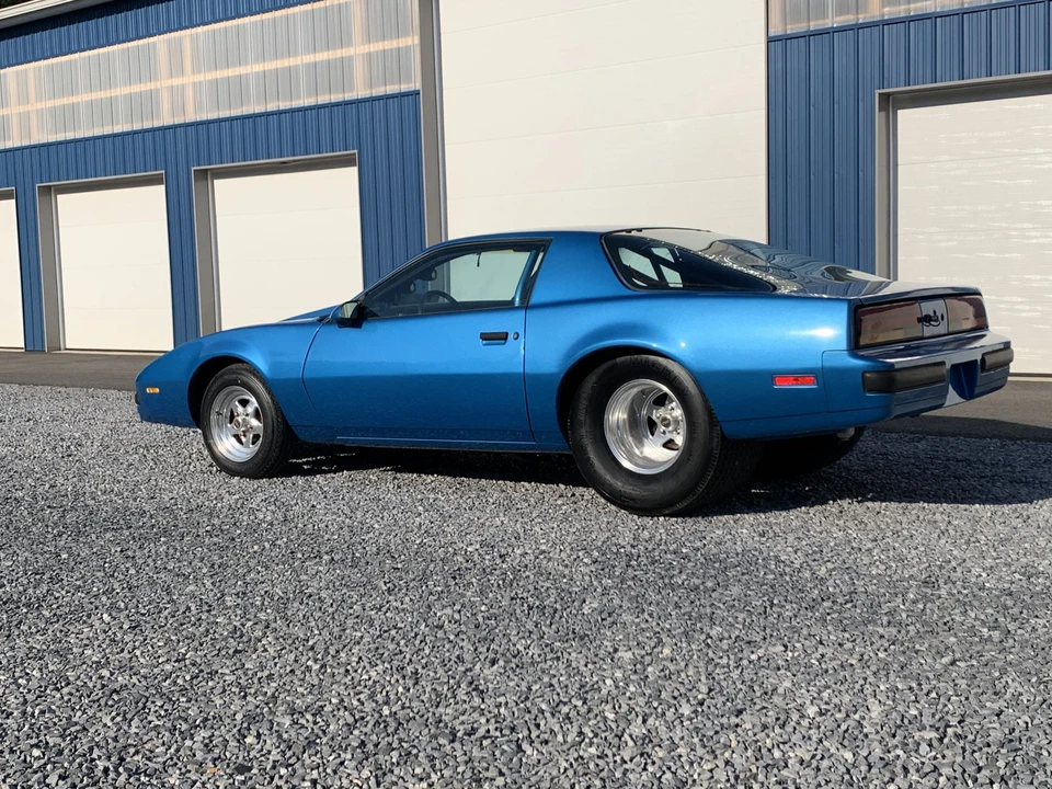 1989 Pontiac Firebird 3rd Gen - Image 8 of 31