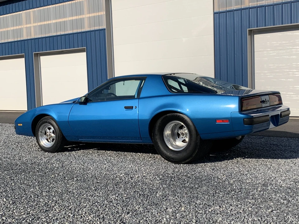 1989 Pontiac Firebird 3rd Gen - Image 9 of 31