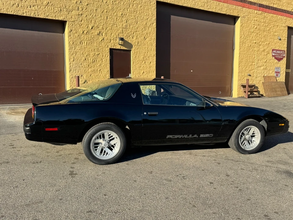 1989 Pontiac Firebird 3rd Gen - Image 5 of 14