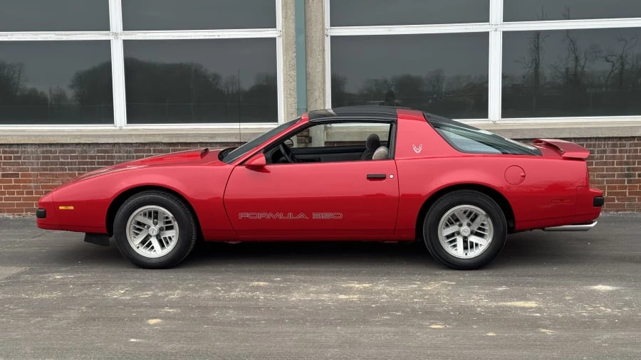 1989 Pontiac Firebird Formula 3rd Gen - Image 2 of 5