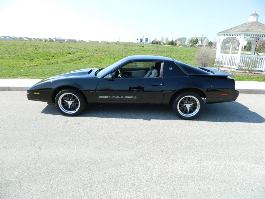 1989 Pontiac Firebird 3rd Gen - Image 2 of 7