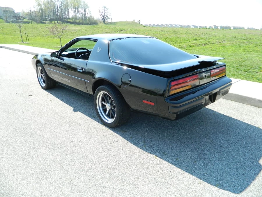 1989 Pontiac Firebird 3rd Gen - Image 3 of 7
