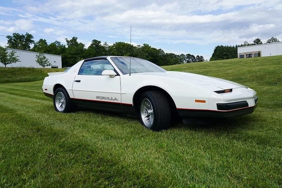 1989 Pontiac Firebird 3rd Gen - Image 3 of 12