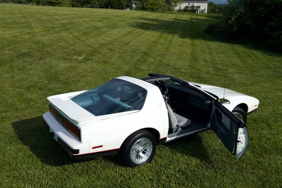1989 Pontiac Firebird 3rd Gen - Image 7 of 12