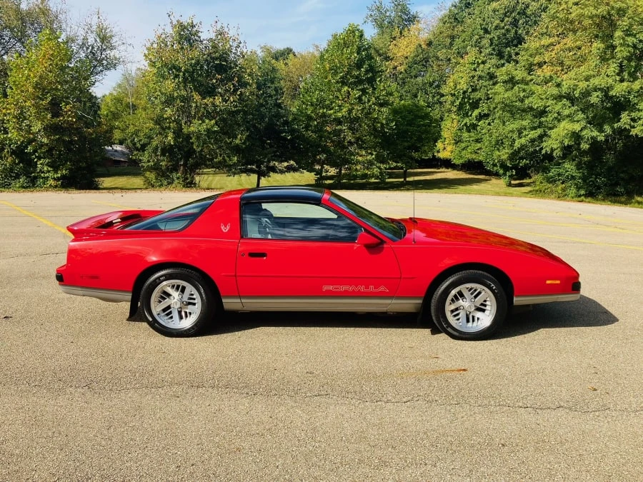 1989 Pontiac Firebird 3rd Gen - Image 5 of 7