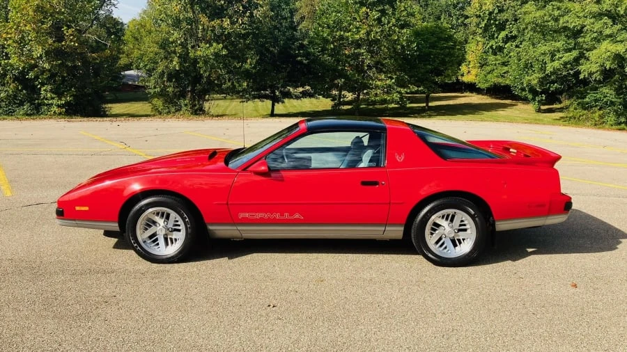 1989 Pontiac Firebird 3rd Gen - Image 2 of 7