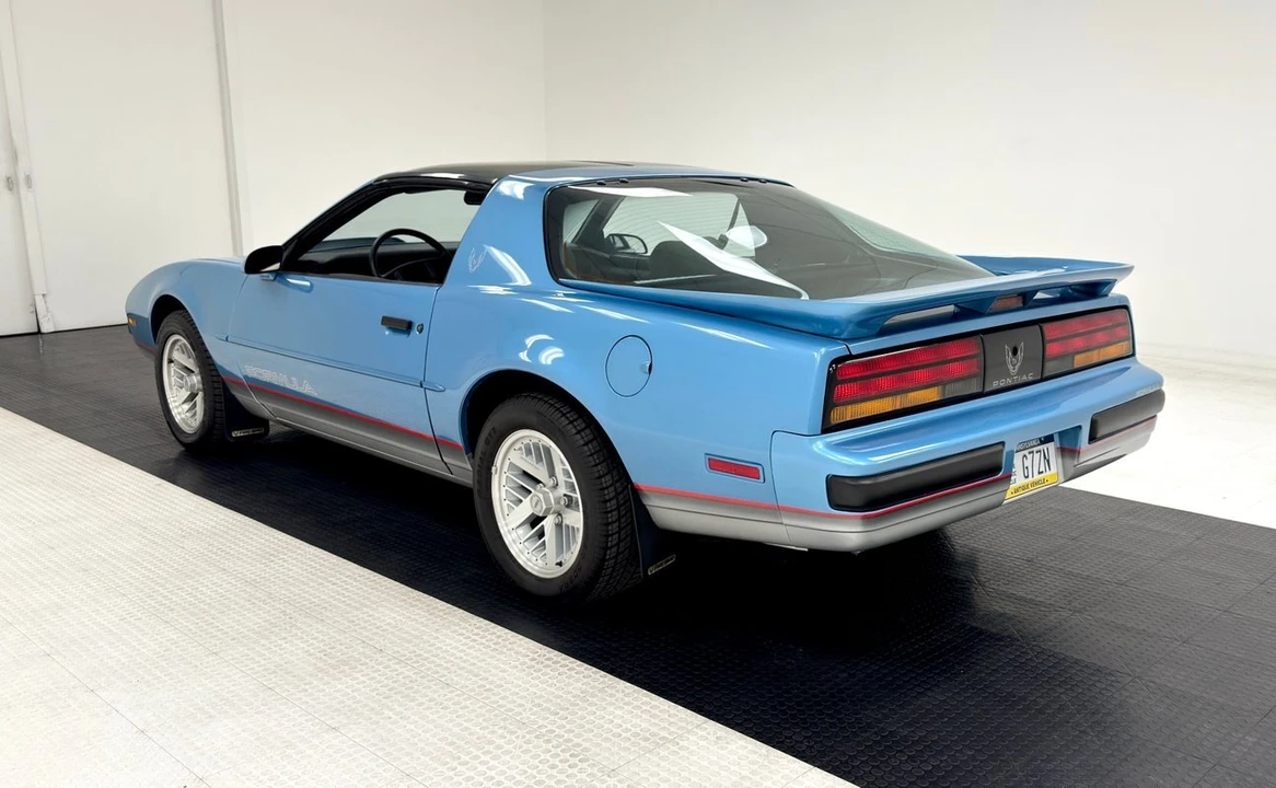 1989 Pontiac Firebird 3rd Gen - Image 4 of 12