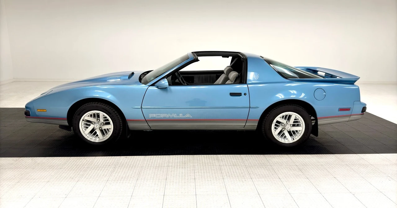 1989 Pontiac Firebird 3rd Gen - Image 3 of 12