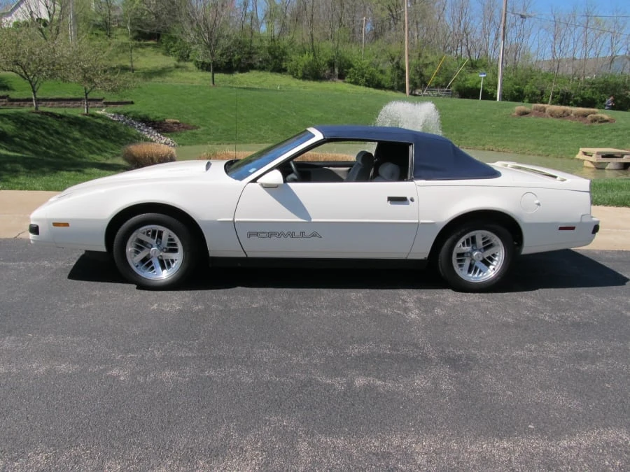 1989 Pontiac Firebird 3rd Gen - Image 2 of 7