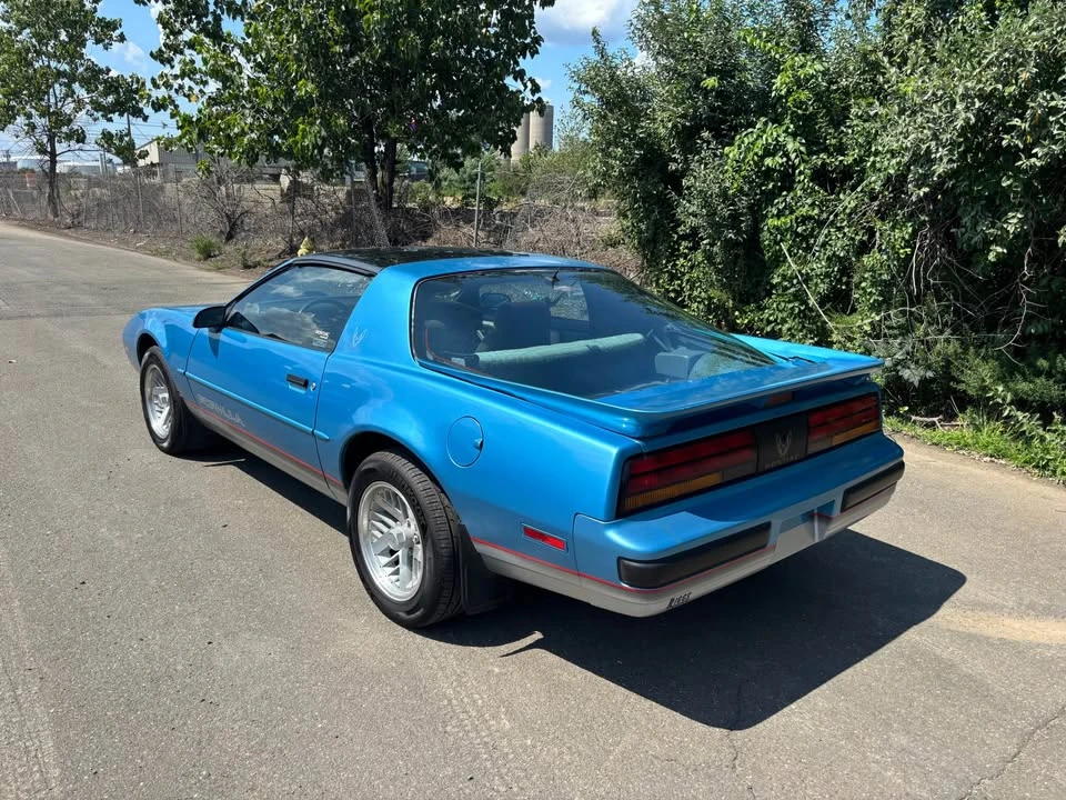 1989 Pontiac Firebird Formula 3rd Gen - Image 2 of 13
