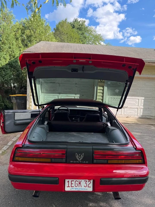1989 Pontiac Firebird Formula 3rd Gen - Image 9 of 13