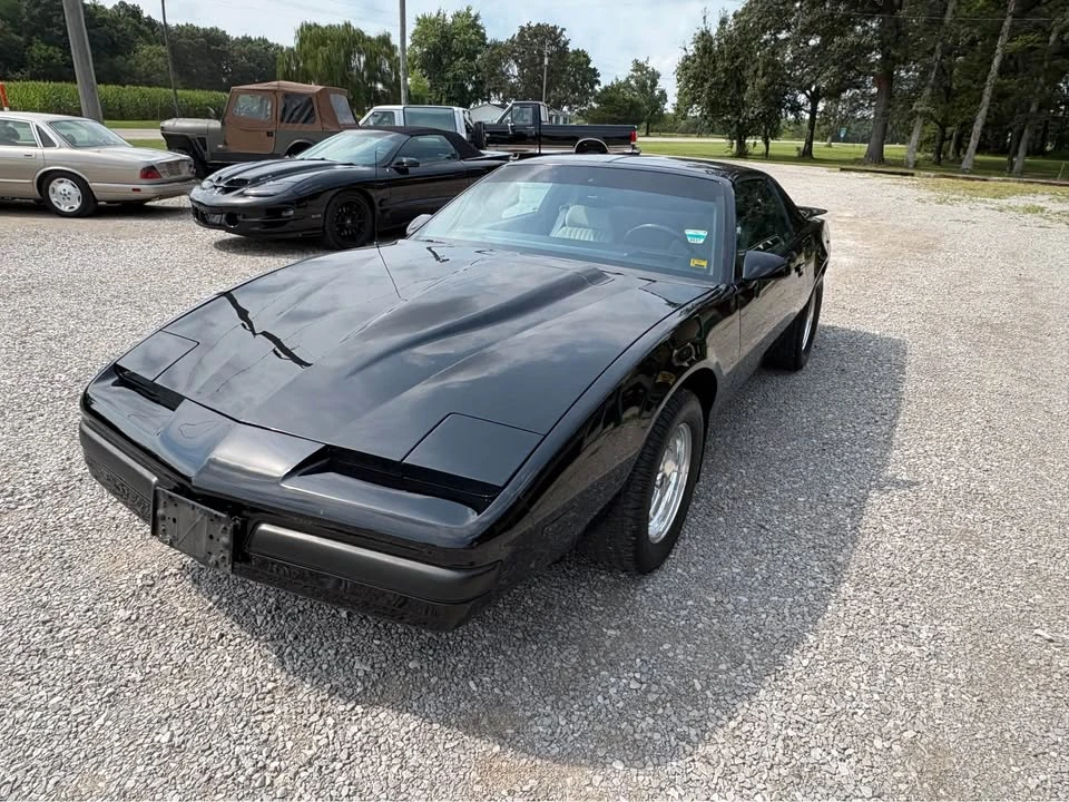 1989 Pontiac Firebird Formula 3rd Gen - Image 2 of 20