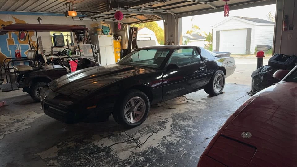 1989 Pontiac Firebird Formula 3rd Gen - Image 10 of 16