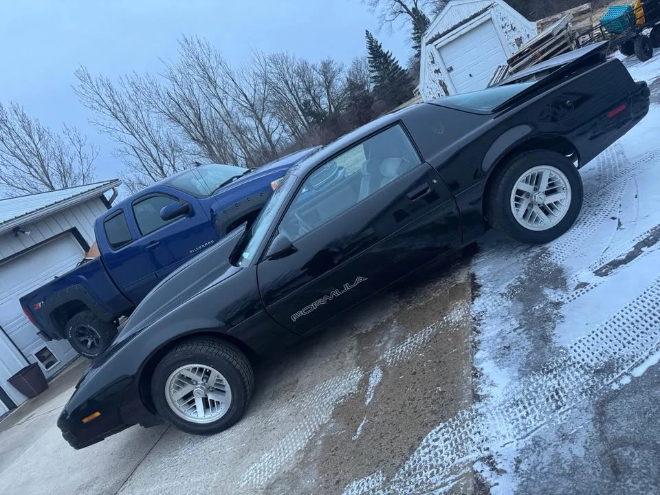 1989 Pontiac Firebird Formula 3rd Gen - Image 7 of 16