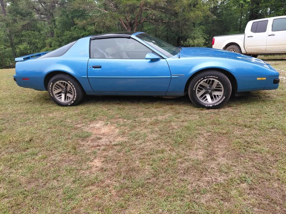 1989 Pontiac Firebird Formula 3rd Gen - Image 5 of 8