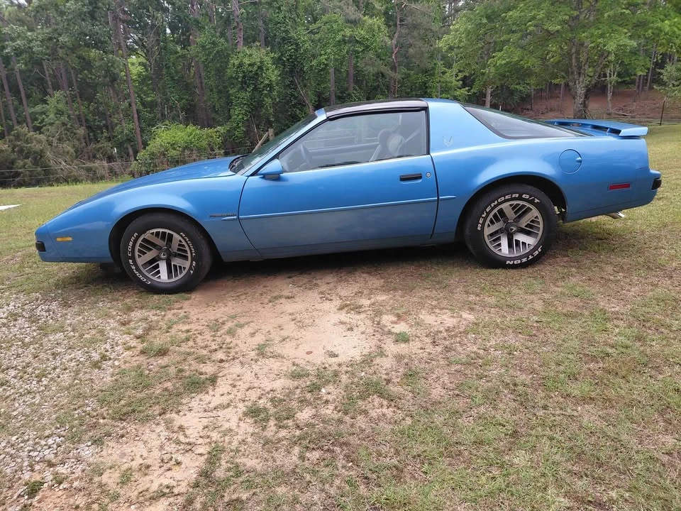 1989 Pontiac Firebird Formula 3rd Gen - Image 2 of 8