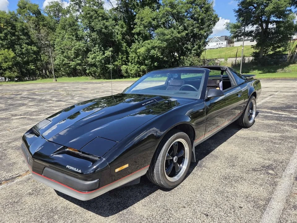 1989 Pontiac Firebird Formula 3rd Gen - Image 2 of 10